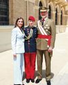 Leonor y Letizia - arropan a Felipe VI en su “rejura” de bandera