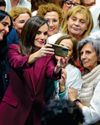 LETIZIA se corona de nuevo reina de los selfies