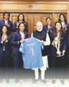 प्रधानमंत्री नरेंद्र मोदी से मिली विश्व चैंपियन भारतीय महिला क्रिकट टीम, नमो-1' जर्सी की भेंट2