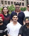 इस देश के आसमान में गुरु के बाज़ पहरा देते हैं 'बॉर्डर 2' में? इस देश के आसमान में गुरु के बाज़ पहरा देते हैं 'बॉर्डर 2' में?25