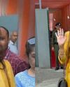 वोटिंग लाइन में हेमा मालिनी ने वो सब सुना और शांत तरीके से प्रतिक्रिया दी37