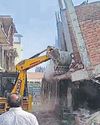 ग्रेनो में बन रहे अवैध विला ढहाए12