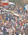 सीलमपुर में सहमे लोग, पलायन के पोस्टर लगे सीलमपुर में सहमे लोग, पलायन के पोस्टर लगे