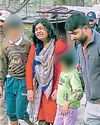 सहमे सैलानी जान बचाने के लिए भागते रहे सहमे सैलानी जान बचाने के लिए भागते रहे