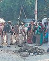 पुलिस वैन से कूदकर आरोपी की मौत19
