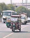 व्यस्त समय में प्रतिबंधित वाहन रफ्तार रोक रहे27