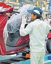 अप्रैल में वाहन बिक्री तीन फीसदी बढ़ी अप्रैल में वाहन बिक्री तीन फीसदी बढ़ी
