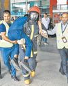 देश में तीन सौ से अधिक उड़ानें रद्द, 25 हवाई अड्डे बंद देश में तीन सौ से अधिक उड़ानें रद्द, 25 हवाई अड्डे बंद