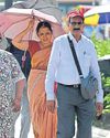 गर्म हवा के थपेड़ों से दिल्लीवाले परेशान गर्म हवा के थपेड़ों से दिल्लीवाले परेशान