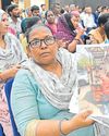 वैध रेहड़ीवाले बोले- सता रहे निगमकर्मी वैध रेहड़ीवाले बोले- सता रहे निगमकर्मी