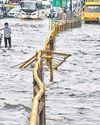 बेंगलुरु भारी बारिश से टापू बना बेंगलुरु भारी बारिश से टापू बना