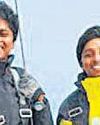 दुनिया का चक्कर लगा लौट रहीं नौसेना की दो जांबाज57