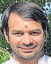 लालू ने तेज प्रताप को पार्टी और परिवार से निकाला0