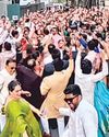 बैंड, बाजा और बारात की धूम से थम गई वॉल स्ट्रीट बैंड, बाजा और बारात की धूम से थम गई वॉल स्ट्रीट8