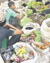 ऑनलाइन भोजन मंगाने की आदत के कारण बढ़ रहा प्लास्टिक कचरा ऑनलाइन भोजन मंगाने की आदत के कारण बढ़ रहा प्लास्टिक कचरा12