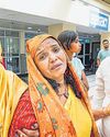 पाइप के सहारे बचने की कर रहे थे कोशिश, मासूमों का हाथ छूटा8