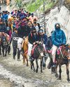 तीर्थयात्रियों का पहला जत्था पवित्र गुफा पहुंचा78