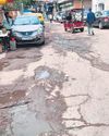 दो साल कानूनी जंग के बाद बनी सड़क बारिश से 15 दिन में उखड़ी33