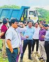 राजधानी का कूड़ा नोएडा में फेंकते सात डंपर पकड़े20