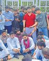 छात्रा की खुदकुशी के बाद विश्वविद्यालय में हंगामा छात्रा की खुदकुशी के बाद विश्वविद्यालय में हंगामा30