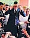 वकीलों के सामने एसडीएम ने लगाई उठक-बैठक वकीलों के सामने एसडीएम ने लगाई उठक-बैठक59