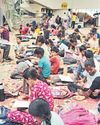 फ्लाईओवर के नीचे राजेश के स्कूल में पढ़ रहे 200 छात्र28