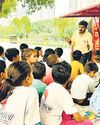 पेशे से शिक्षक नहीं, फिर भी जला रहे शिक्षा की लौ29