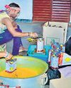 अफीम की कालिख को हल्दी से धो रहीं महिलाएं5