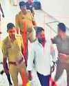 एसएसपी की मां बीमार हुईं तो इमरजेंसी से डॉक्टर को उठा ले गई पुलिस एसएसपी की मां बीमार हुईं तो इमरजेंसी से डॉक्टर को उठा ले गई पुलिस66
