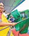 यमुनापार को मिलीं तीन सौ देवी बसें14