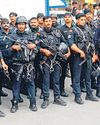 दहशत : दो घंटे तक अटकी रही सांसें76