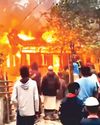 बांग्लादेश में हिंदू परिवार को बंद कर लगाई आग90