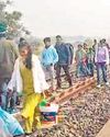 पुल के पिलर में दरार, कई ट्रेन ठप पुल के पिलर में दरार, कई ट्रेन ठप63