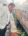 बेकाबू वाहन की टक्कर से नाले में गिरे भाई-बहन, लोगों ने बचाया34
