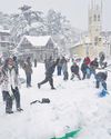 पहली बर्फबारी और बारिश से ठिठुरा वसंत5