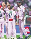 Rabada and Holder propel Titans to the top of the table40