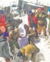Eight die as avalanche rescue operation ends0