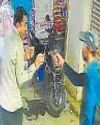 Man carrying ₹80L robbed in Lahori Gate at gunpoint