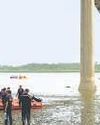 Toll rises to 17 day after Gujarat bridge collapse38