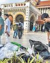 WR to enforce ₹500 fine for spitting, littering at rly stns WR to enforce ₹500 fine for spitting, littering at rly stns15