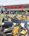 3 students killed in TN van-train collision56