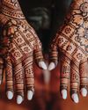 हाथों में लगाए 7 खूबसूरत मेहंदी डिजाइन10