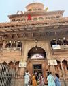 कुंज गलियों के बीच बड़ा गलियारा8