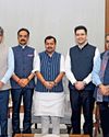 आप पर टूटा आसमान9
