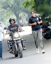 பெண்கள் பைக் ஓட்ட உயரம் ஒரு தடையல்ல!11