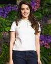 Shraddha Kapoor is all smiles as she savours some yummy 'theple' Shraddha Kapoor is all smiles as she savours some yummy 'theple'