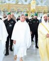PM, army chief offer special prayers in Umrah33