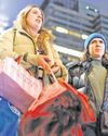 US consumer spending strong, core inflation warmer on services52