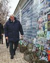 Russia mulls halt to peace talks 'unless Ukraine cedes territory'16