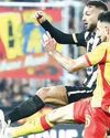 Lens go on top of French League with facile win against Angers72
